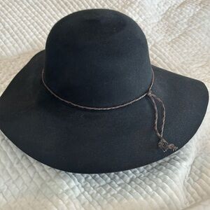 Anna & Ava Black Wide-Brim Floppy Hat with Leather Band